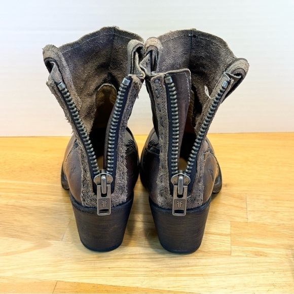 FRYE Heeled Western Ankle Boot 8.5 - Picture 6 of 11